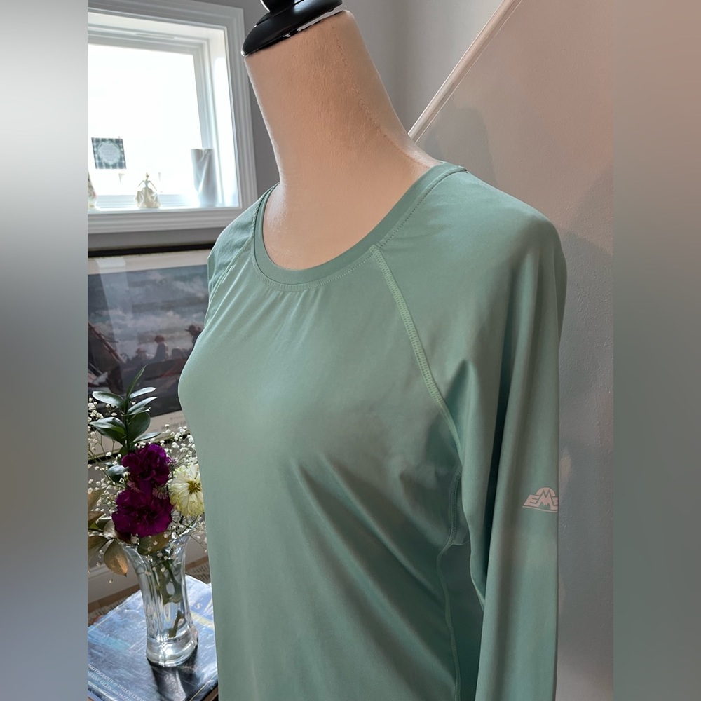 EASTERN MOUNTAIN SPORTS “Tech Wick” Activewear Athleisure Dolman Sleeve